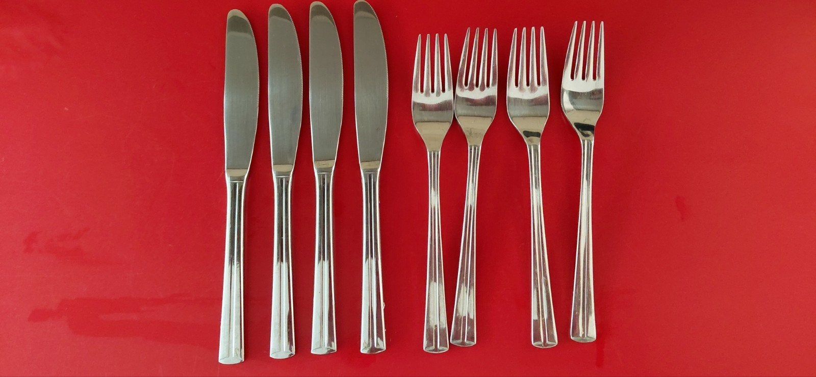 4 vorken en 4 messen Villeroy en boch 18/10, Ophalen of Verzenden, Zo goed als nieuw, Rvs of Chroom