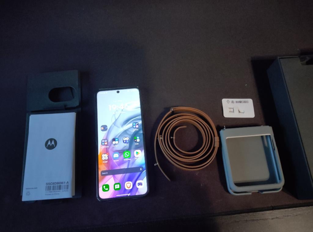Te koop: Motorola Razr 50 (met Clicks toetsenbord), Gebruikt, Overige kleuren, Inklapmodel, Ophalen of Verzenden