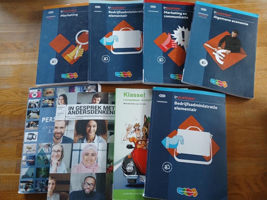 Boeken opleiding MBO business services niveau 3, Ophalen of Verzenden, Gelezen, MBO
