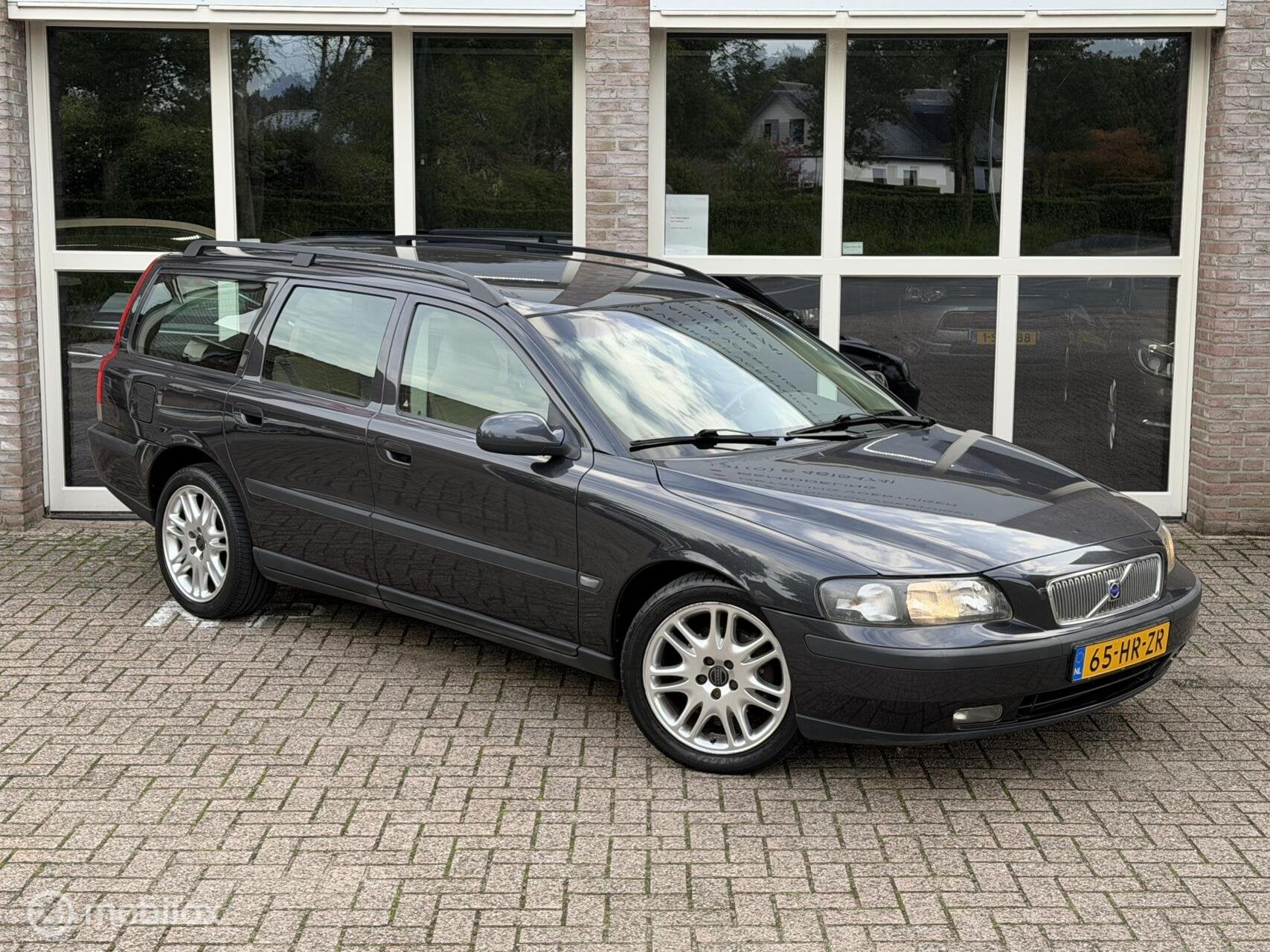 Volvo V70 2.4 Trekhaak Cruise NLauto NAP Youngtimer, foto 4
