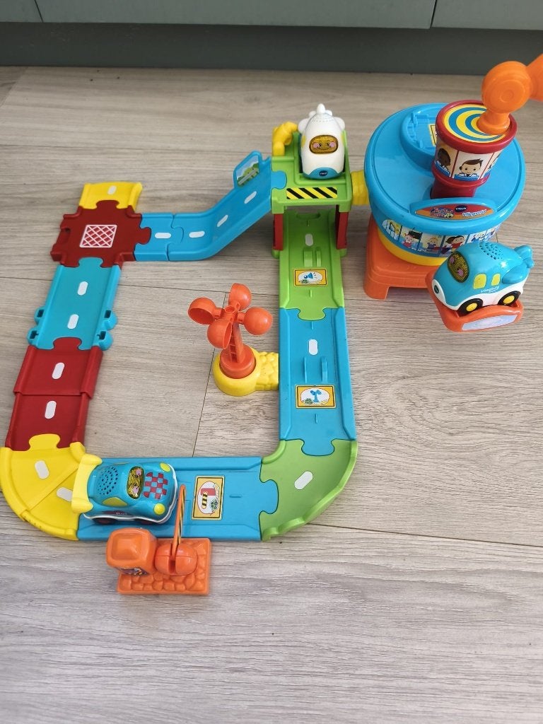 VTech toet toet auto's - Vliegveld, Ophalen, Gebruikt, 2 tot 4 jaar