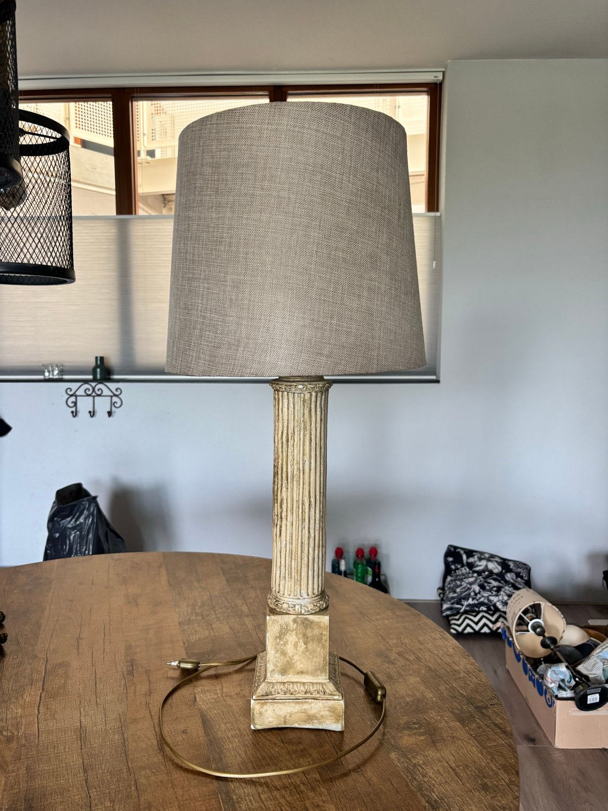 Klassieke tafellamp met linnen kap, Gebruikt, Overige merken, Textiel, E27 (groot)