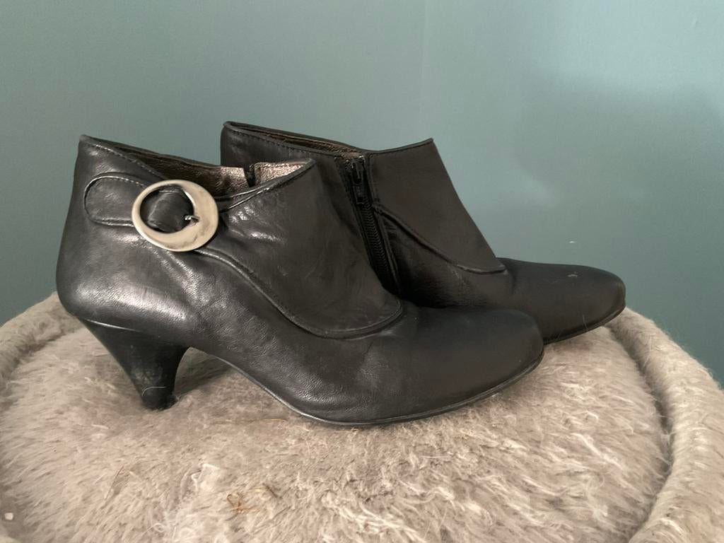 Schoenen maat 41, Ophalen of Verzenden, Zo goed als nieuw, Zwart