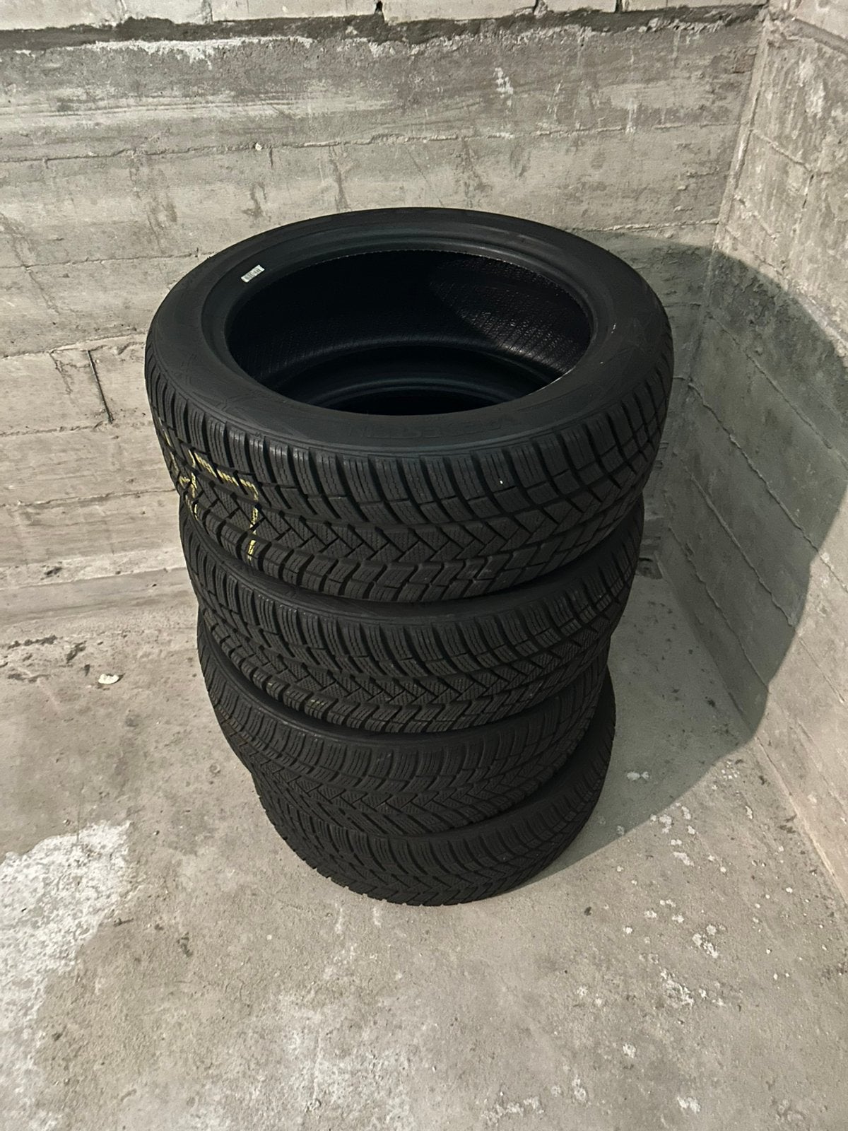 Vredestein Winterac Pro  205/50 17 93H, Ophalen, Gebruikt
