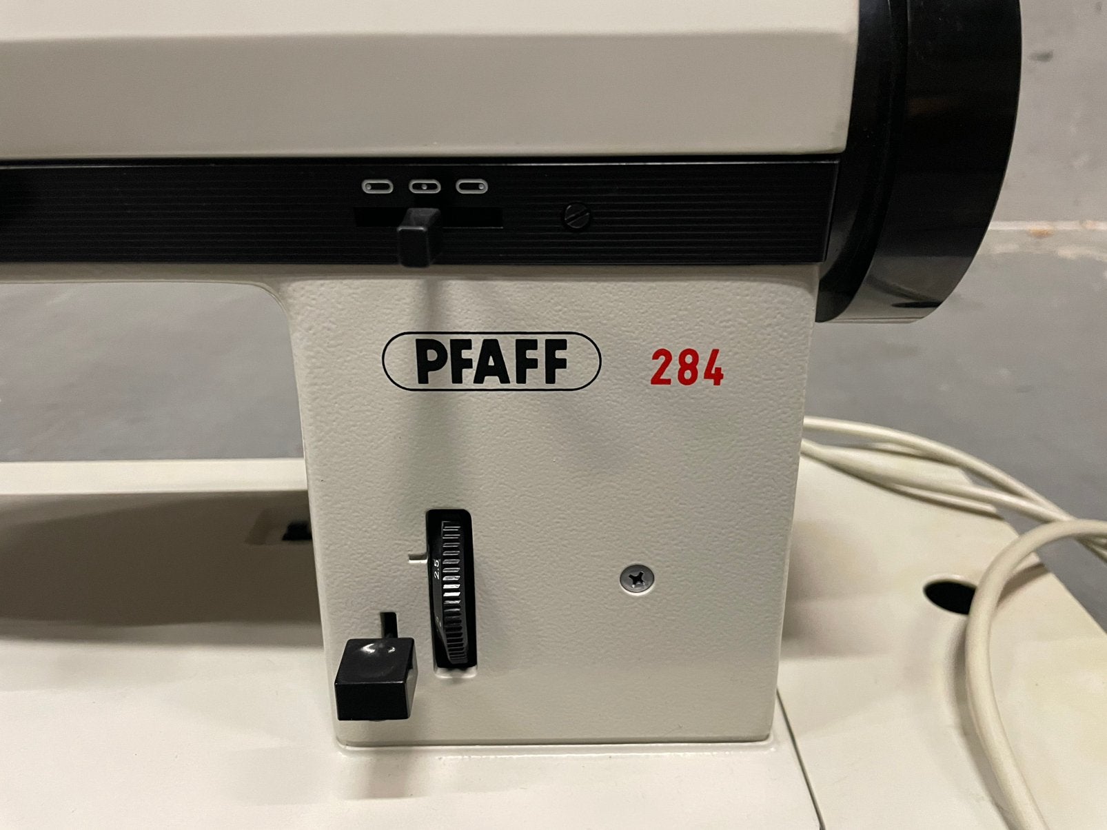 Nette en sterke Pfaff 284 naaimachine – Duitse topkwaliteit, Ophalen, Zo goed als nieuw, Naaimachine, Pfaff