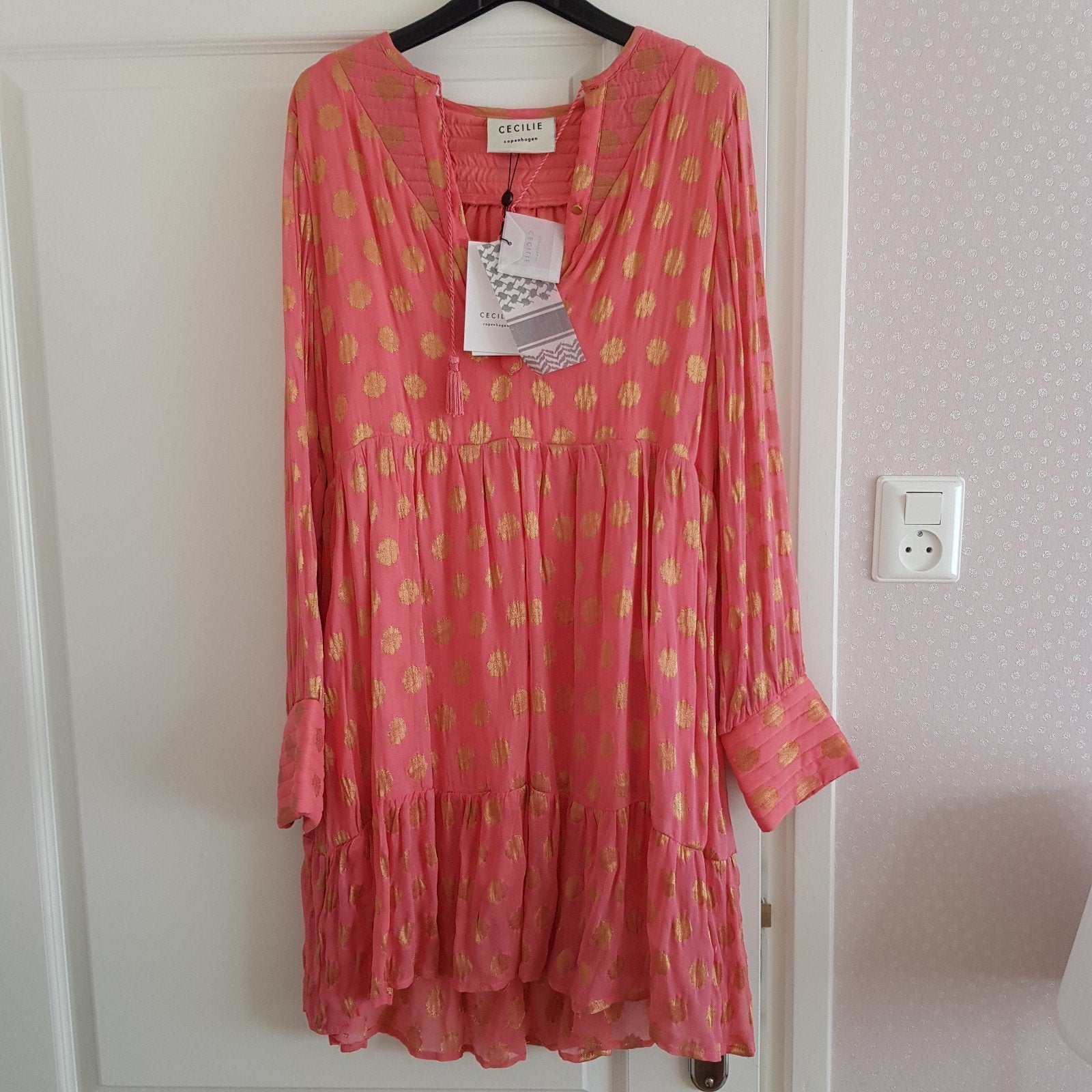 Nieuwe jurk S 36 Cecilie Copenhagen roze goud, Cecilie Copenhagen, Nieuw, Ophalen of Verzenden, Roze
