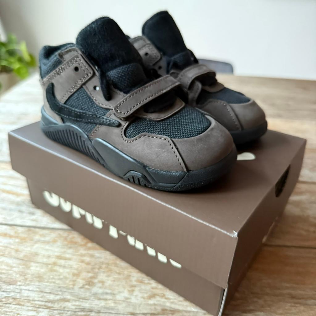 Nike Jordan x Travis Scott Jumpman Jack TR Dark Mocha 27, Kinderen en Baby's, Nieuw, Ophalen of Verzenden, Jongen of Meisje, Sportschoenen