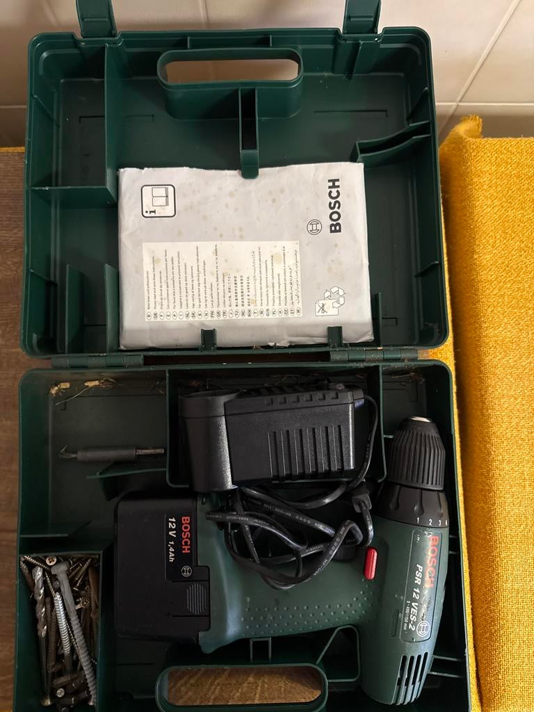 Bosch Accu Boormachine PSR 12 VES-2 met Oplader, Ophalen, Gebruikt, Boor- en Schroefmachine, Variabele snelheid