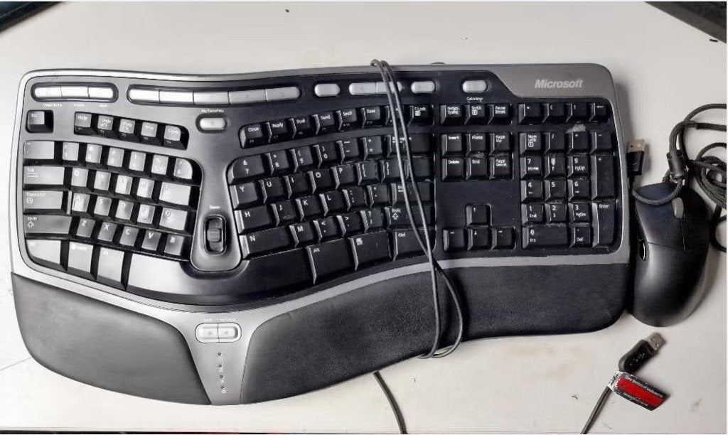 Microsoft Natural Ergonomic Keyboard 4000 en muis, Ergonomisch, Microsoft Natural Ergonomic Keyboard 4000, Ophalen of Verzenden