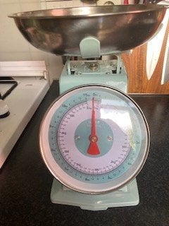 Leuke Retro Weegschaal, Witgoed en Apparatuur, Weegschalen, Keukenweegschaal, Ophalen of Verzenden, Gebruikt, Minder dan 10 kg
