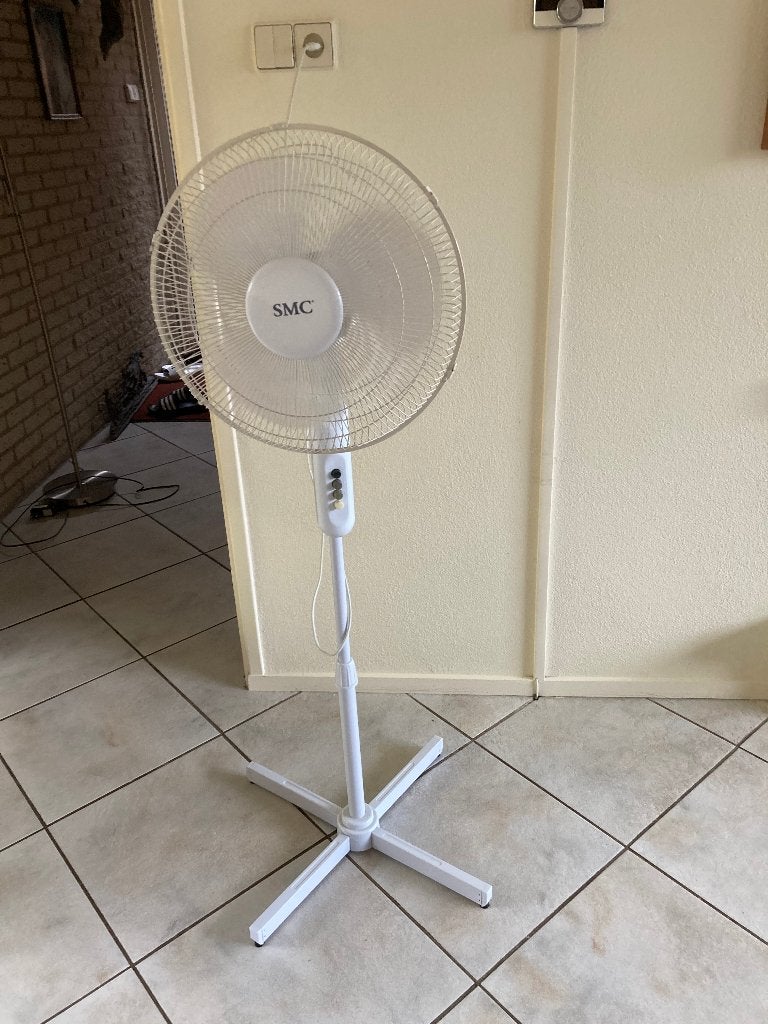 Staande grote ventilator, Witgoed en Apparatuur, Ventilatoren, Ophalen of Verzenden, Gebruikt, Statiefventilator