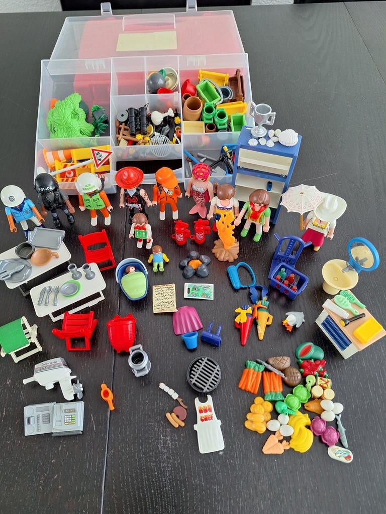 Playmobil: grote set poppetjes en accessoires, Ophalen of Verzenden, Gebruikt