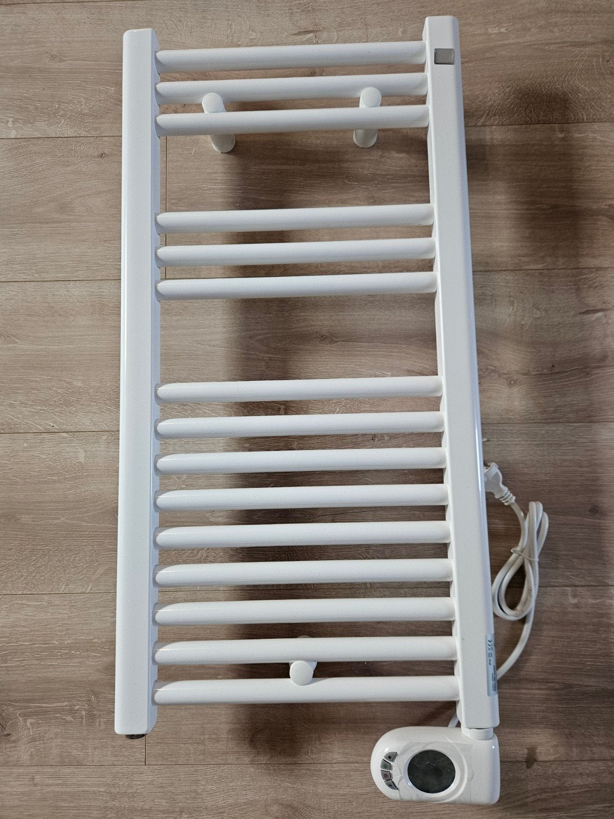 Zehnder handdoekradiator 230V~300W (80 cm x 40 cm), nooit ge, Ophalen, Radiator, Minder dan 60 cm, Zo goed als nieuw