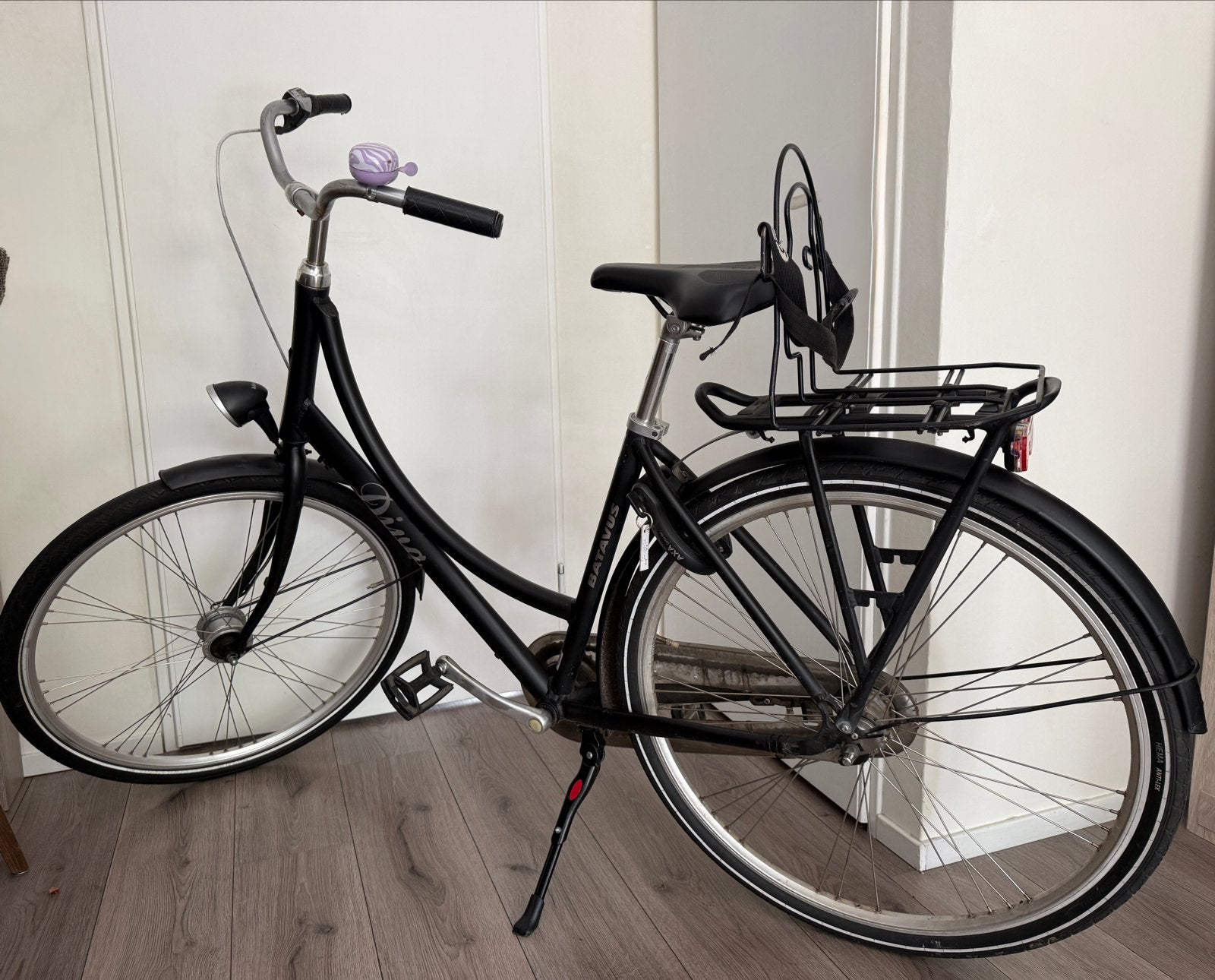 Zwarte damesfiets met lage instap, Fietsen en Brommers, Fietsen | Dames | Damesfietsen, Overige merken, Terugtraprem, Ophalen of Verzenden