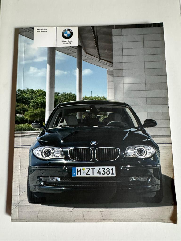 Handleiding BMW 1 Serie (116i, 118i, 120i, 130i, 118d, 120d), Ophalen of Verzenden, Zo goed als nieuw
