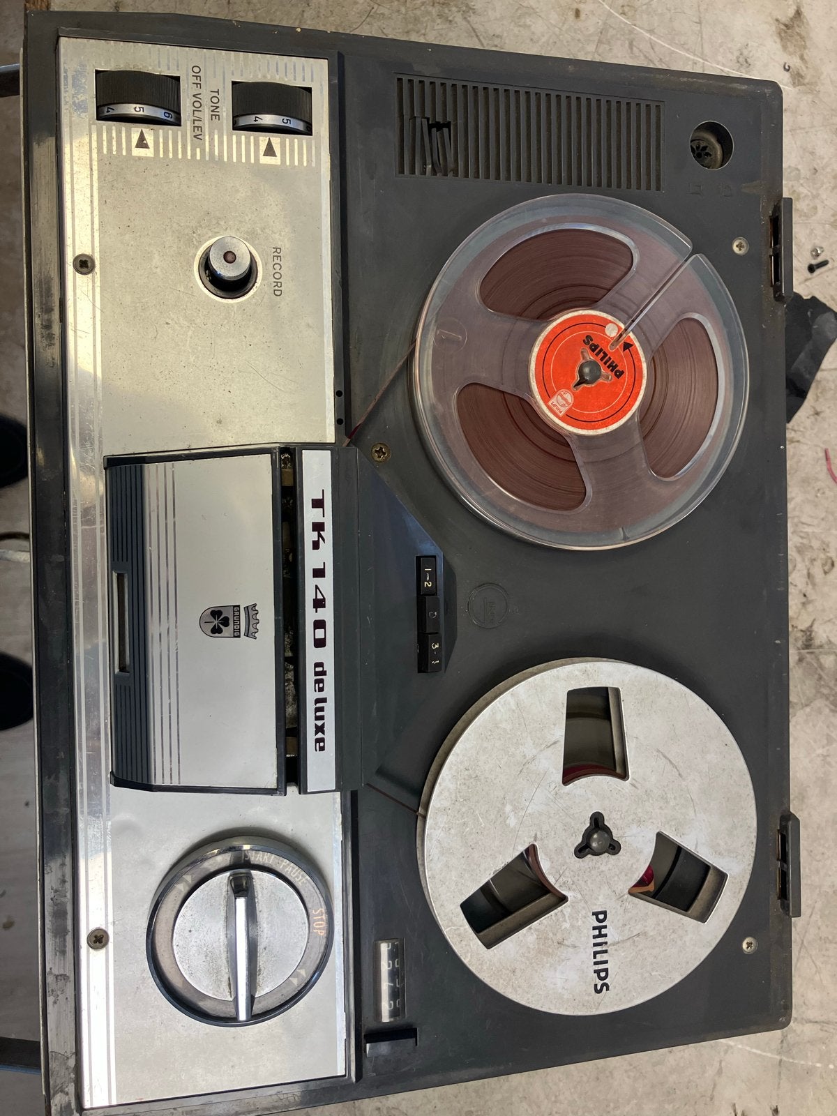 Grundig TK 140 de luxe bandrecorder - Defect, Ophalen, Bandrecorder, Met stofkap