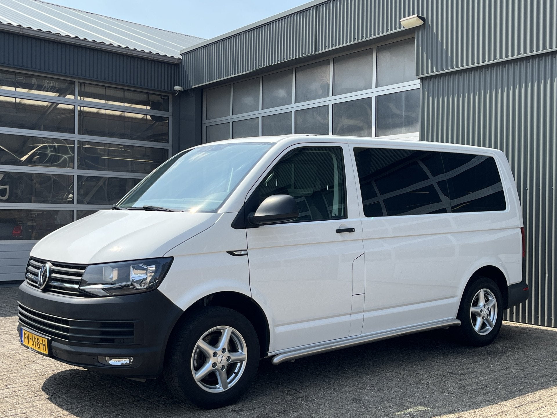Volkswagen Transporter Kombi 2.0 TDI 150 PK DSG Automaat L1H, Stof, 150 pk, 255 €/maand, 2500 kg