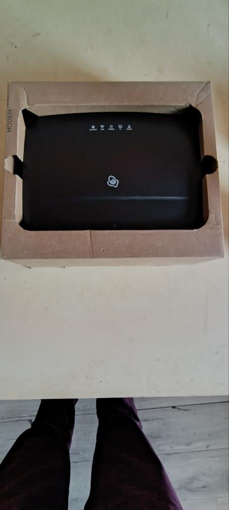 KPN Box 12b Router met modem - Nieuw in doos, Computers en Software, Routers en Modems, Ophalen, Nieuw, Router met modem, KPN
