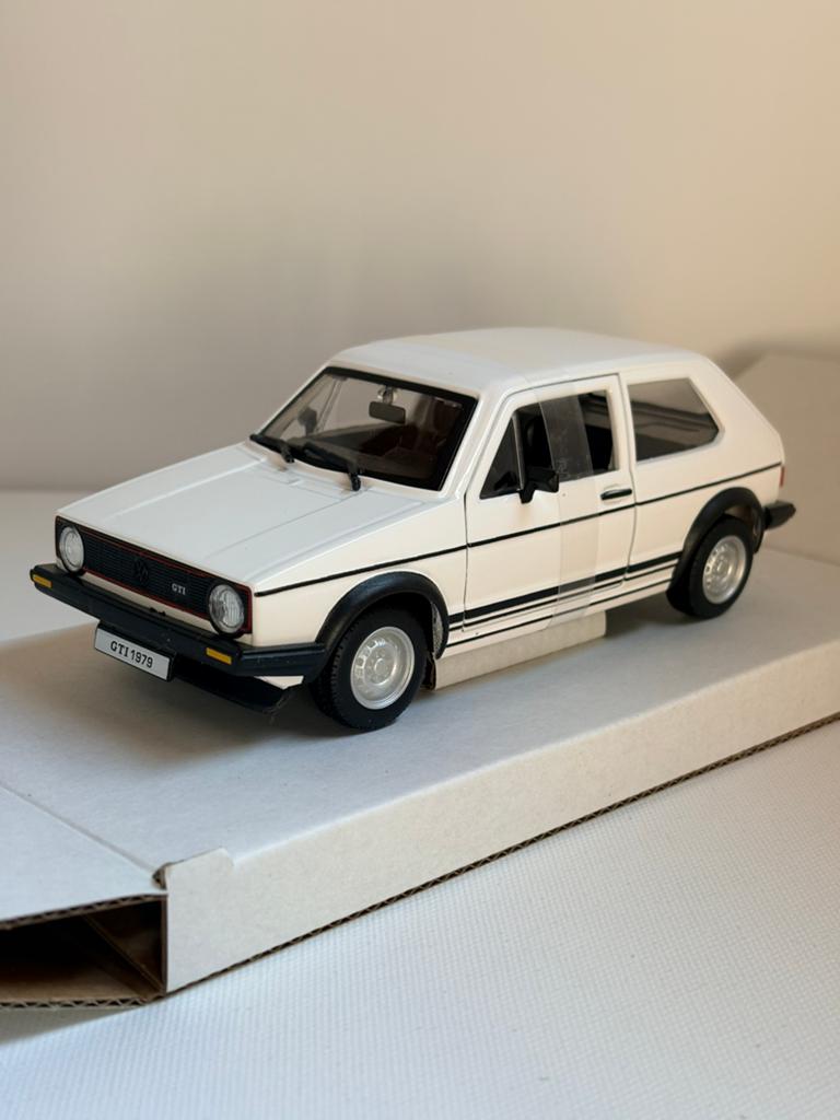Bburago Volkswagen Golf MK1 GTI (1979) - Nieuw, Auto, Nieuw, Ophalen of Verzenden, Bburago