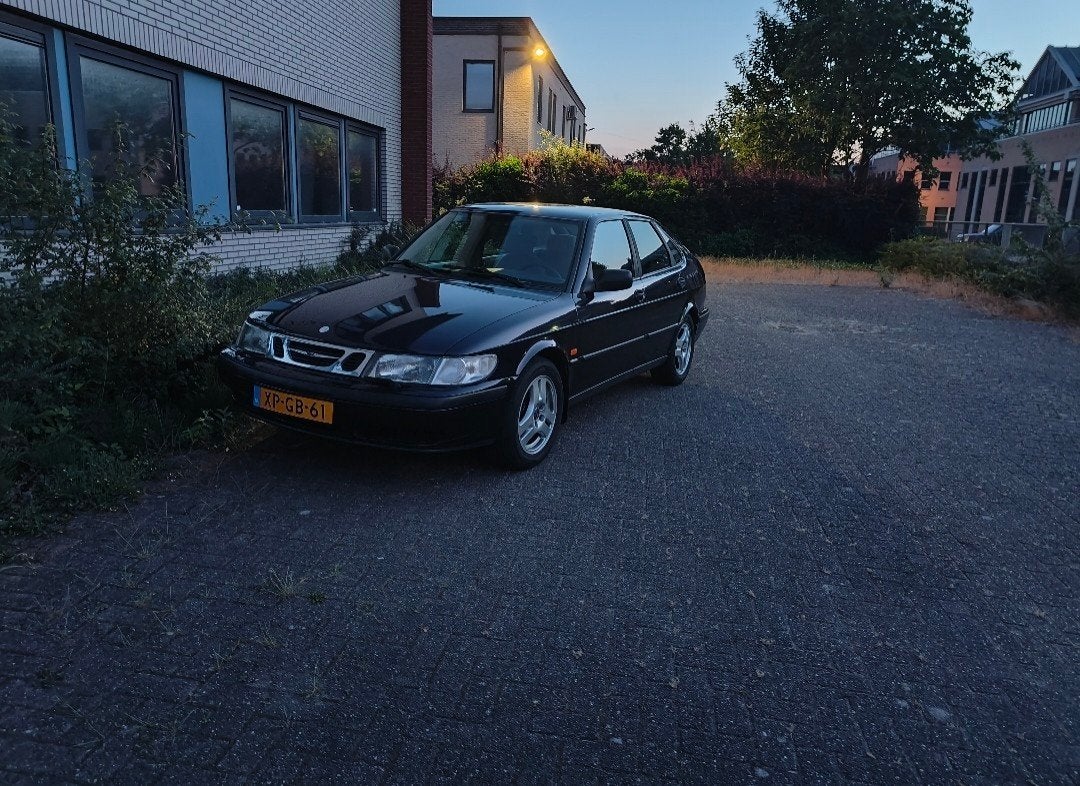 Echte Saab 9-3 2.0t Hatchback (1999) – 7 jaar in bezit – APK, Voorwielaandrijving, Stof, Beige, 4 cilinders