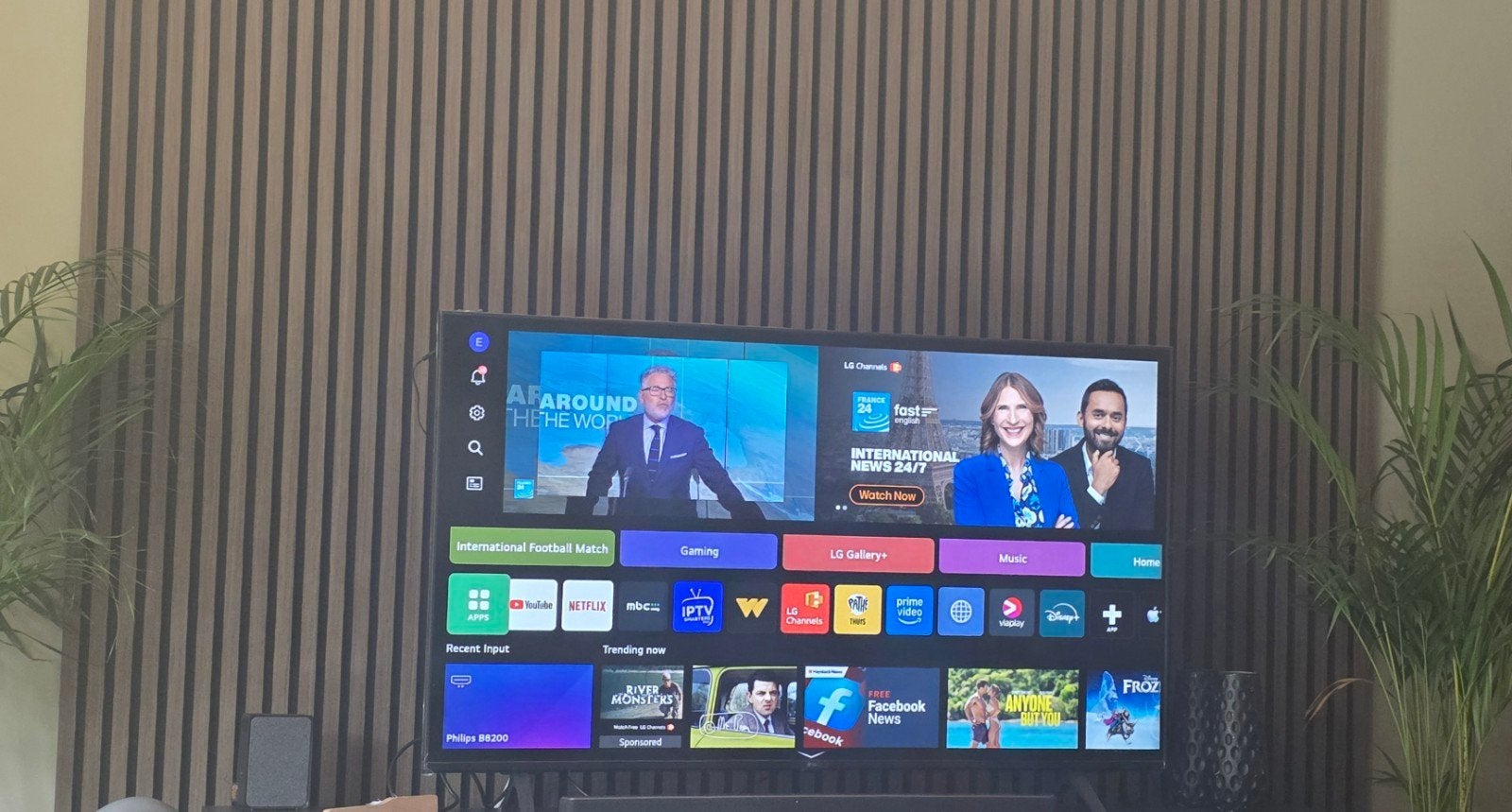 LG 55 inch Smart TV - Minder dan een jaar oud, Ophalen of Verzenden, Zo goed als nieuw, 100 cm of meer, LG