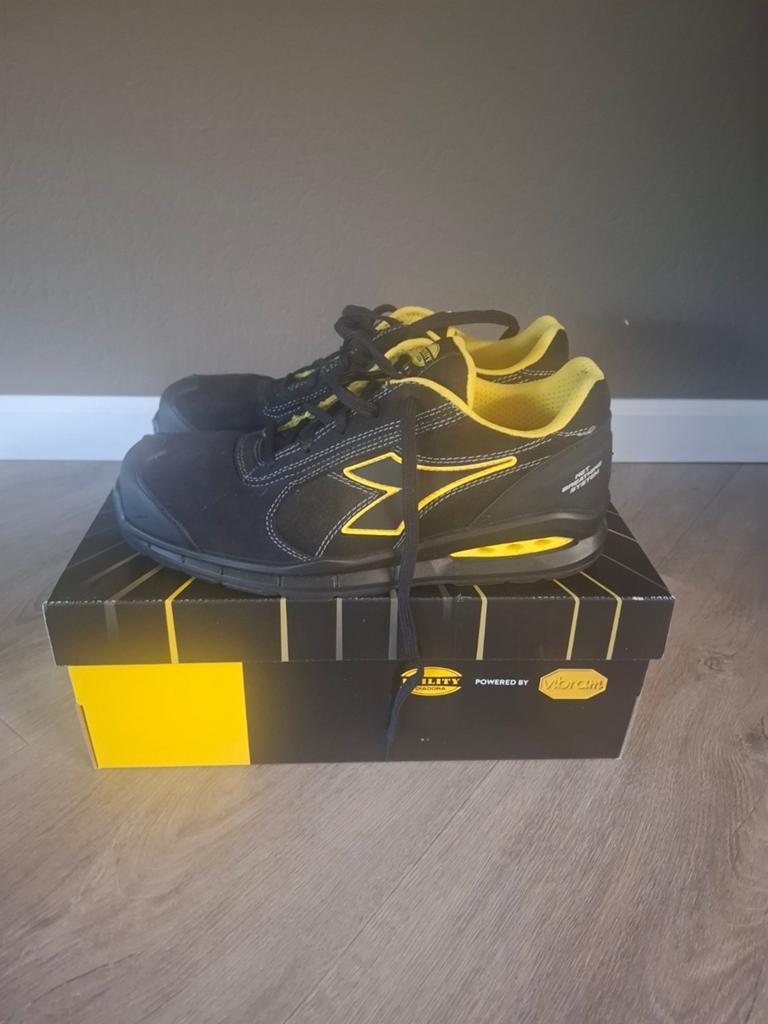 Diadora Utility werkschoenen - nieuw! Maat 42, Ophalen of Verzenden, Zo goed als nieuw