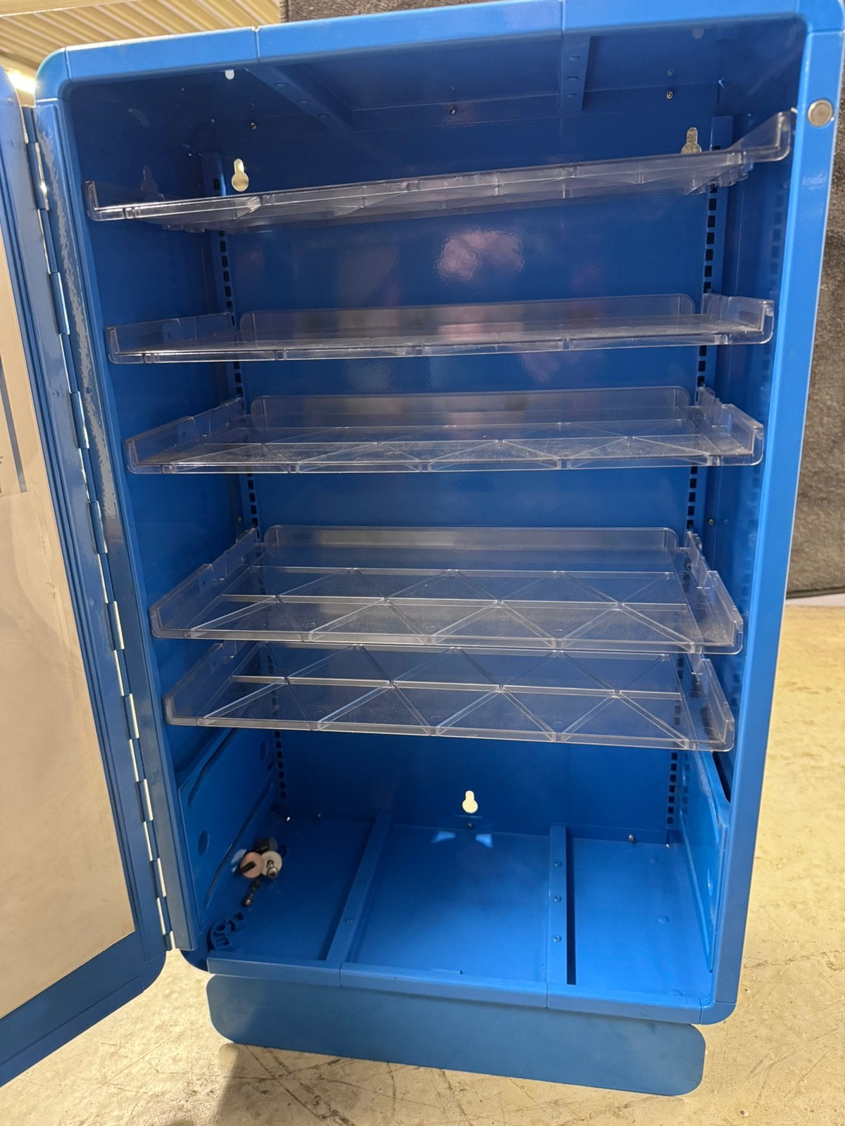 Philips autolampenkast, Ophalen, Nieuw