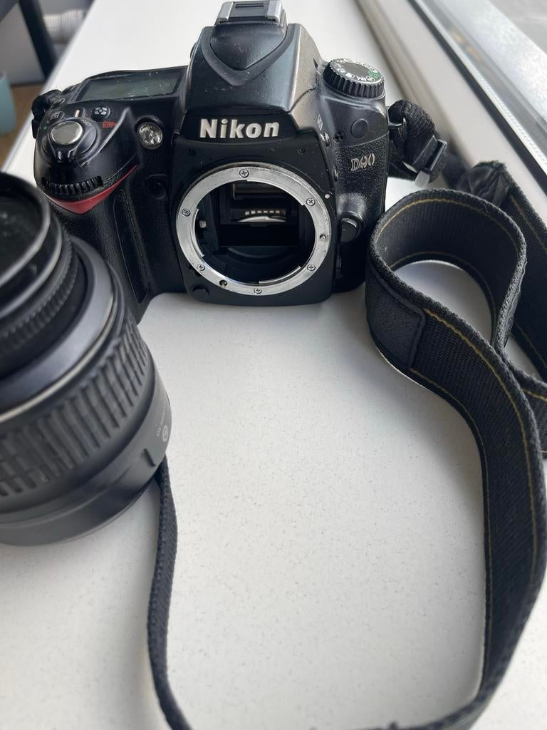 Nikon D90 + lens + batterij + oplader | klaar voor gebruik, Gebruikt, Spiegelreflex, Ophalen of Verzenden, 4 t/m 7 keer