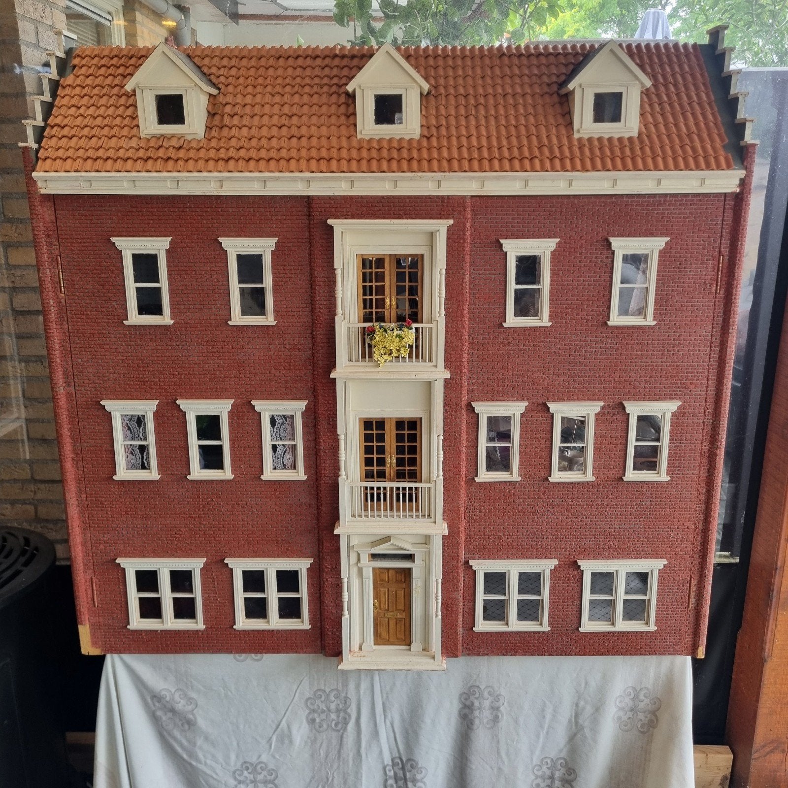 Groot en gedetailleerd poppenhuis - 118x45x114 cm, Ophalen of Verzenden, Gebruikt, Poppenhuis