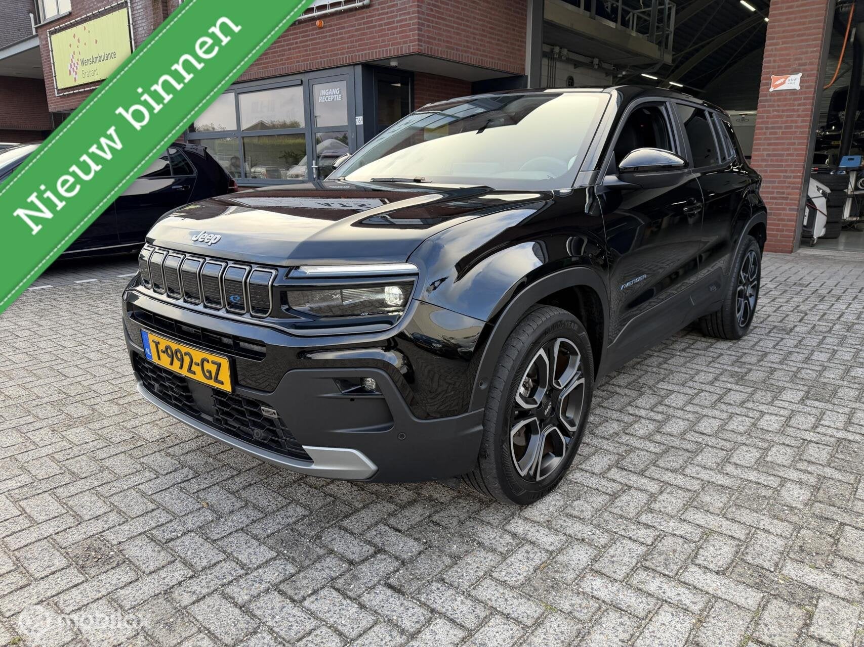 Jeep Avenger 54 kWh NAVI*CAMERA*ACC*PDC*LED*SOH 95%*, Auto's, 394 km, Gebruikt, 156 pk, Zwart