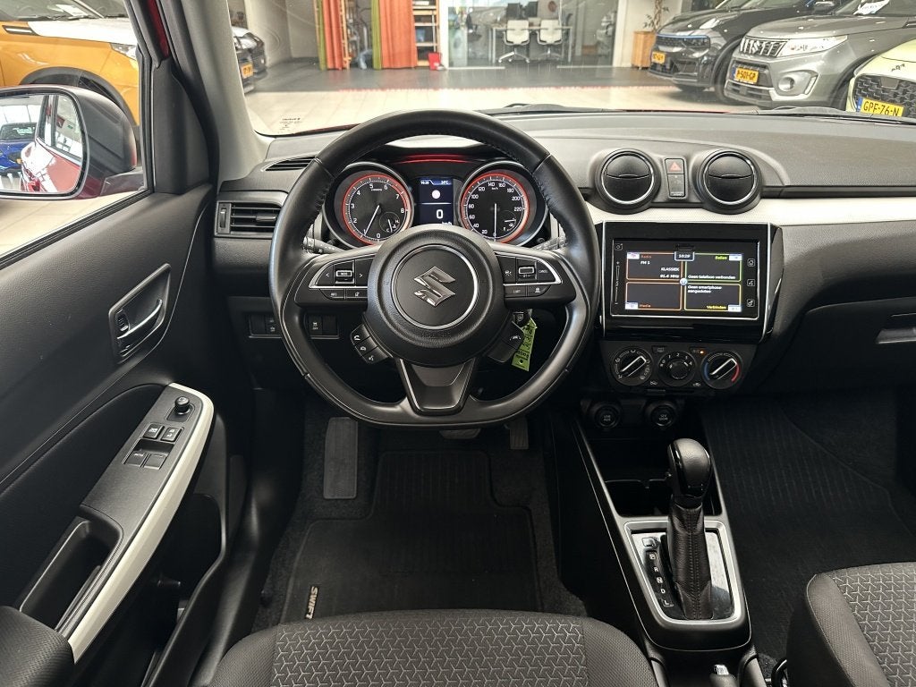 Suzuki Swift 1.2 Select automaat [ CARPLAY I ADAPTIEVE CRUIS, Auto's, Suzuki, Stof, Gebruikt, 4 cilinders, Swift