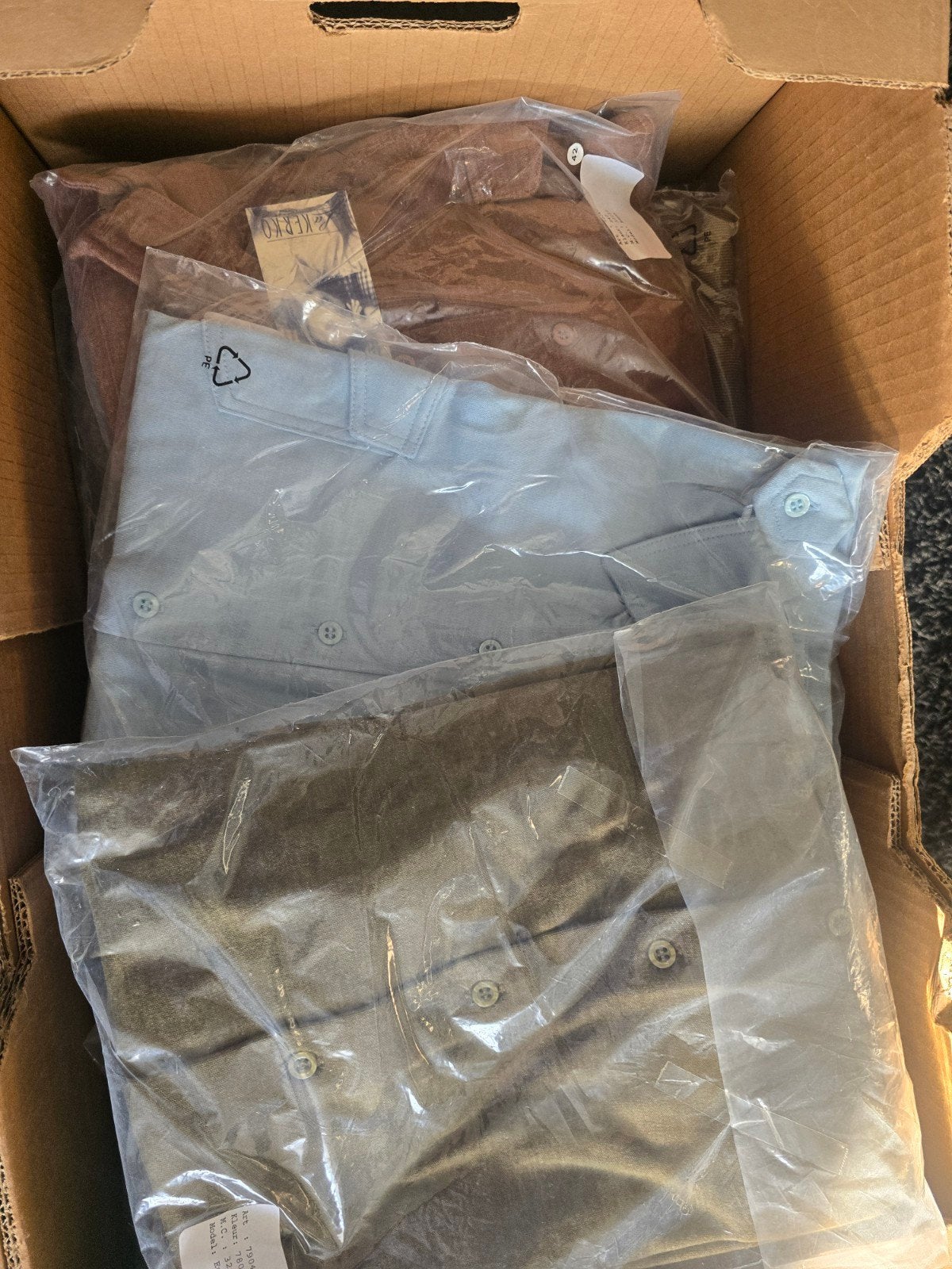 2 dozen nieuwe blouse., Diversen, Rommelmarktspullen, Ophalen of Verzenden, Nieuw