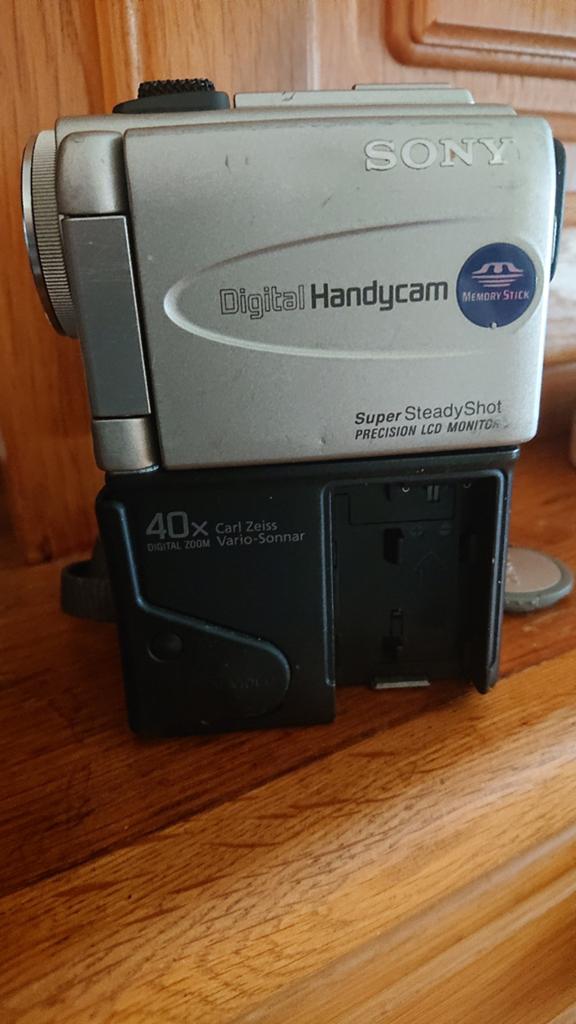 Sony Handycam DCR-PC3E videocamera, Ophalen of Verzenden, Zo goed als nieuw, Sony, 20x of meer