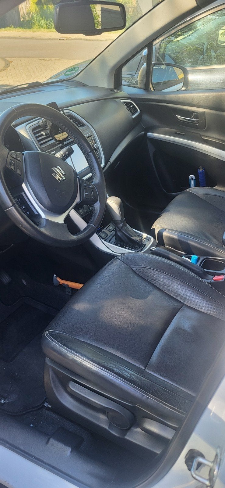 Suzuki S-Cross 1.6 88KW CVT 2016 Wit, Auto's, Automaat, Zwart, 4 cilinders, 400 kg