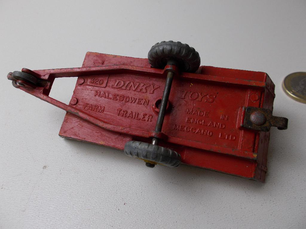 1955 Dinky Toys 320 HALESOWEN HARVEST FARM TRAILER (-B-), Ophalen of Verzenden, Gebruikt, Tractor of Landbouw, Dinky Toys