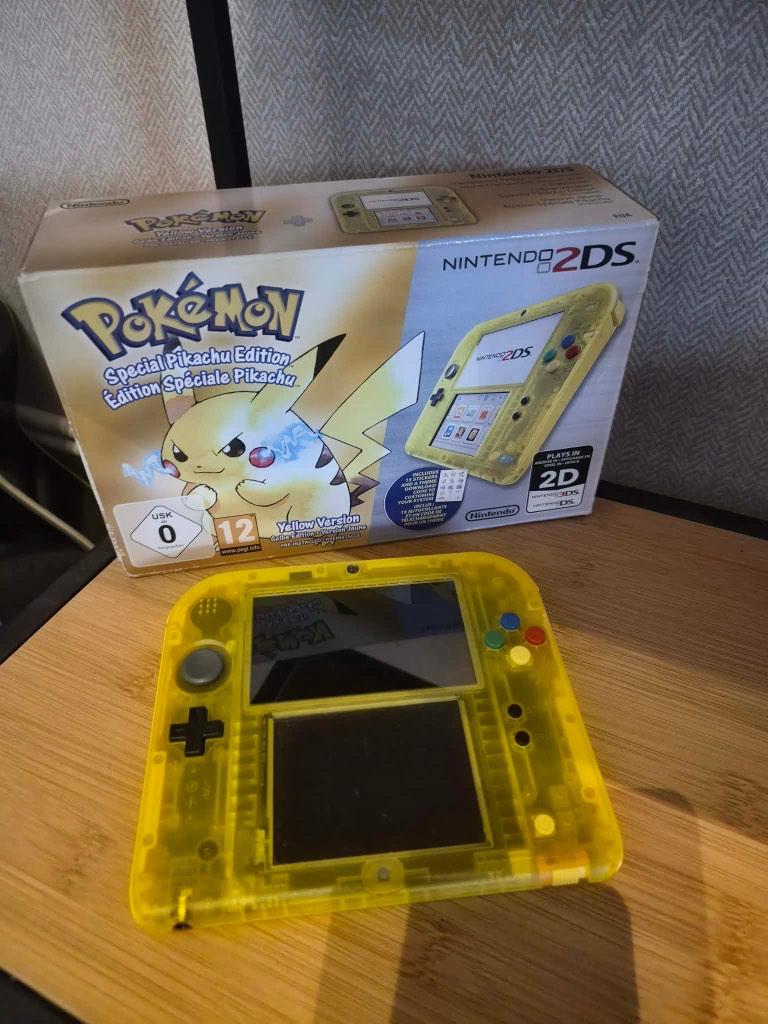 2ds Pikachu, Ophalen, Zo goed als nieuw, Blauw, 2DS