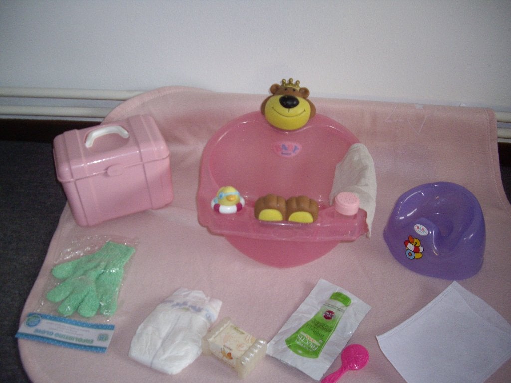 baby born bad met verzorgingskoffer + acc, Ophalen, Zo goed als nieuw, Babypop