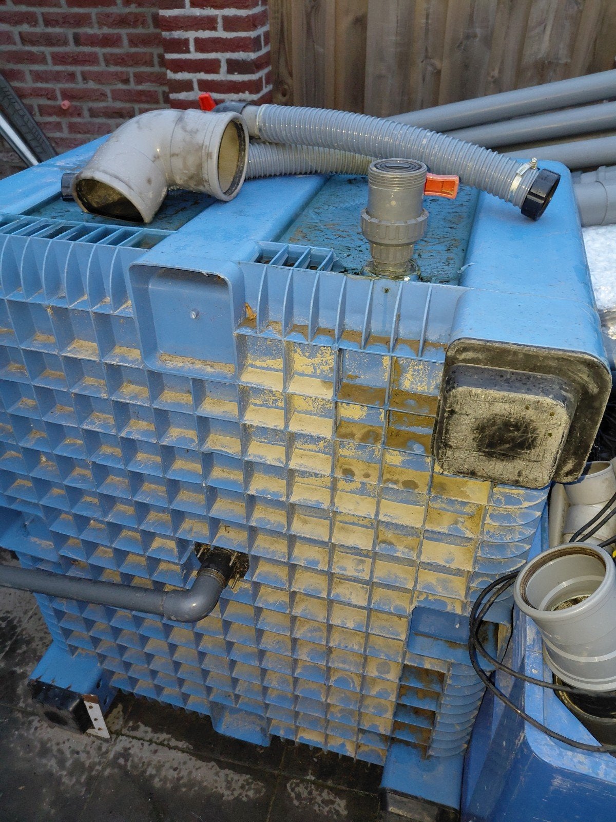 koi filters en 2x 700liter en 1x 1300 liter  bakken, Ophalen