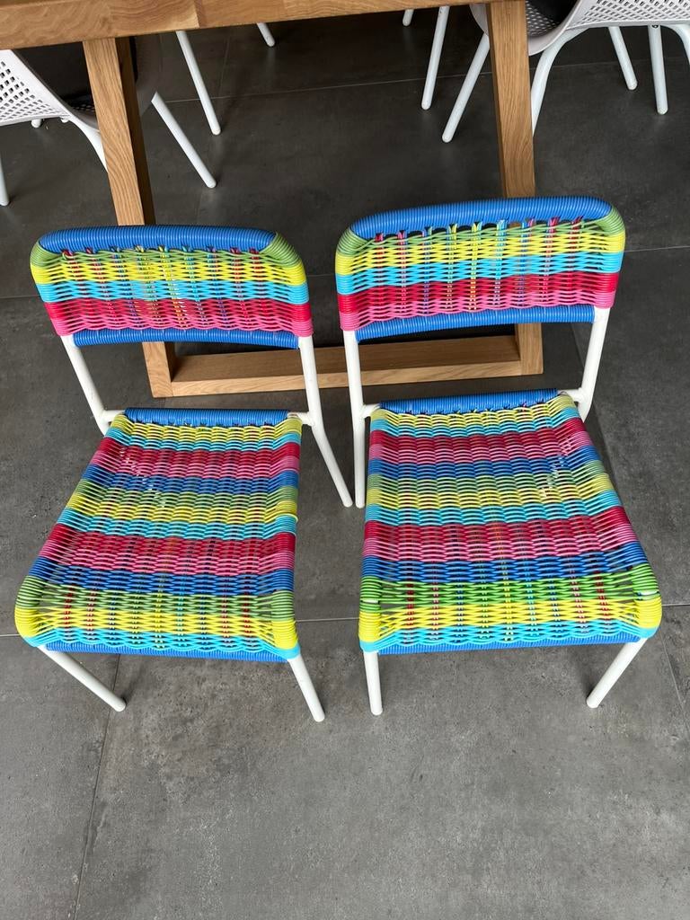 2 leuke kleurrijke kinder stoelen, Huis en Inrichting, Stoelen, Ophalen, Gebruikt, Overige kleuren, Twee
