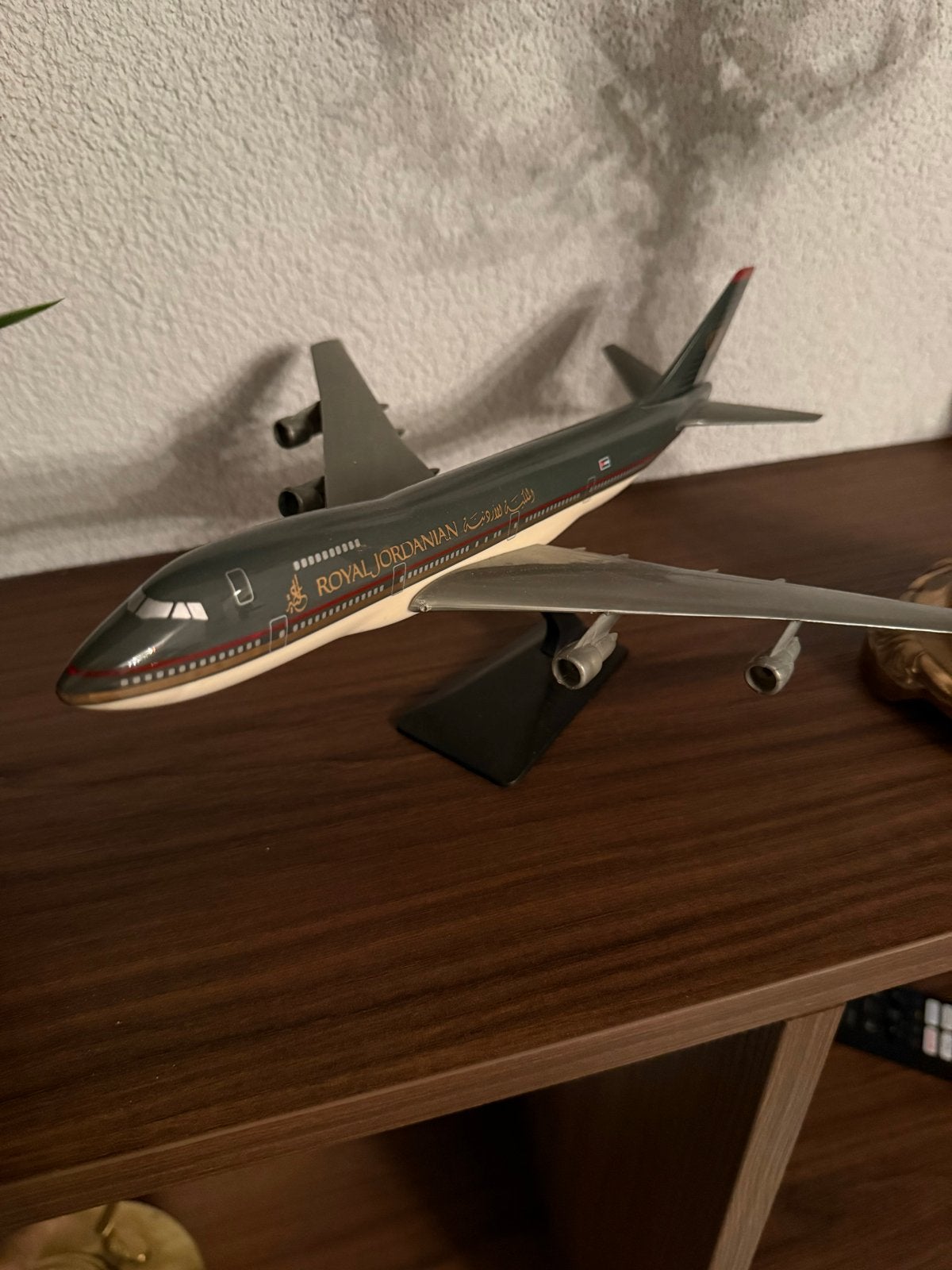 Royal Jordanian Boeing 747 schaalmodel, Overige merken, 1:200 of kleiner, Ophalen of Verzenden, Zo goed als nieuw