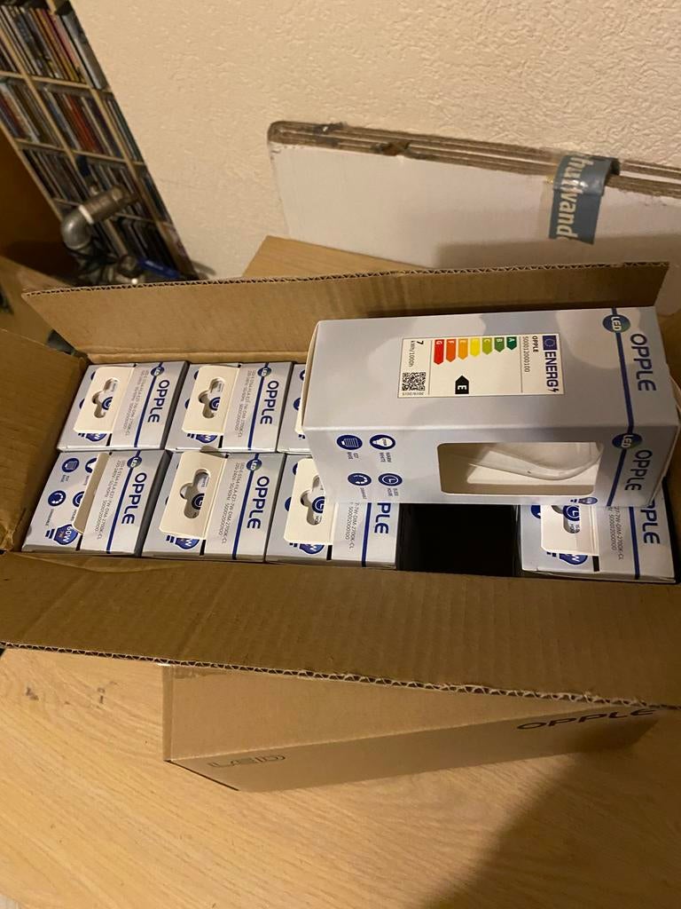 15x Opple Sier LED Lamp E27 - totaal prijs €50,-, Led-lamp, Minder dan 30 watt, Nieuw, E27 (groot)