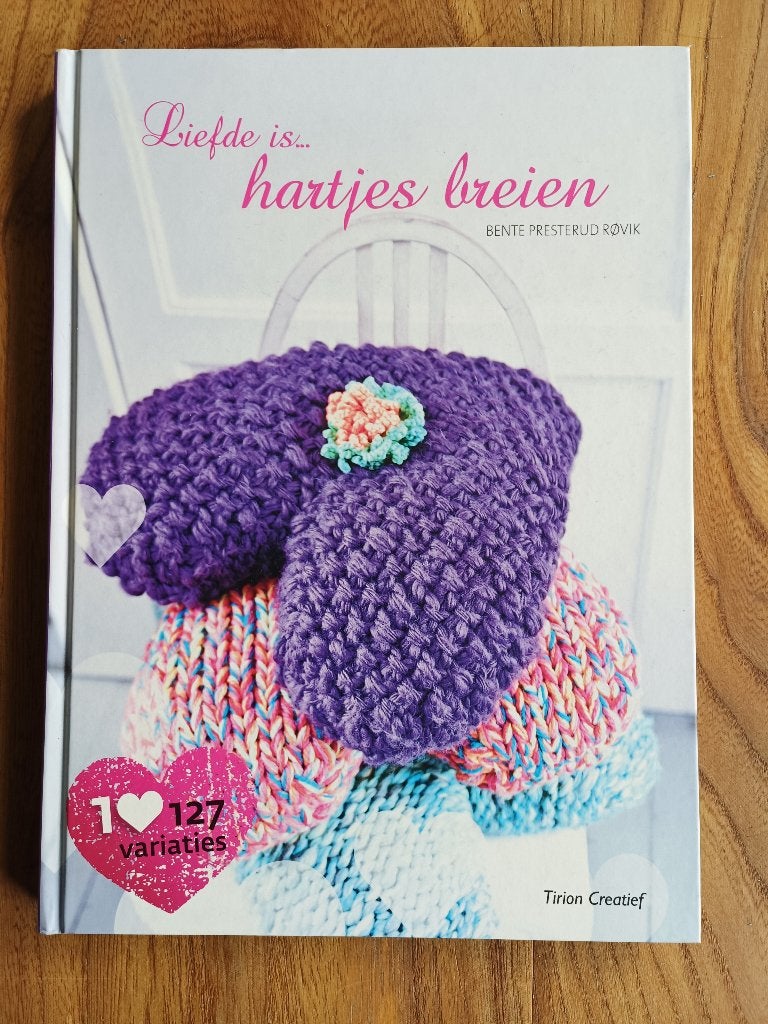 Liefde is hartjes breien 127 variaties, Ophalen of Verzenden, Zo goed als nieuw, Breien en Haken