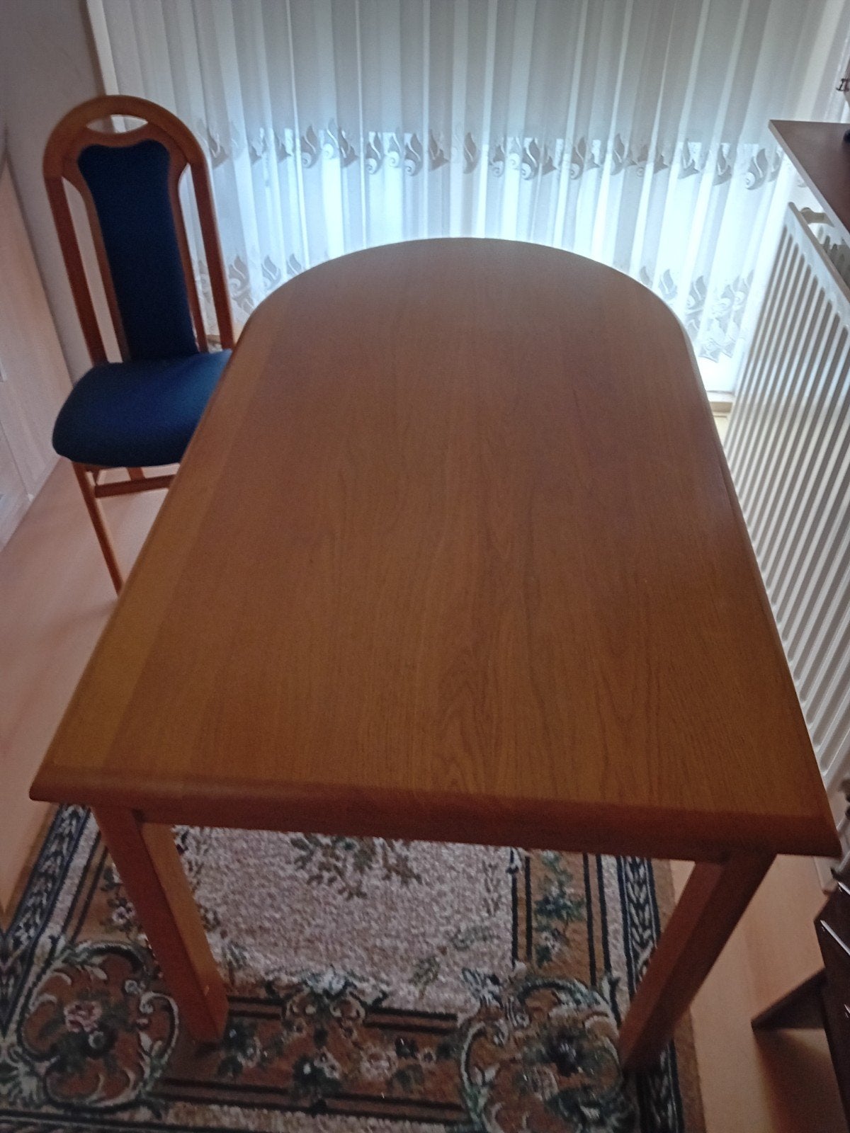 Houten eettafel, ovaal, voor 4 personen, Ophalen, Gebruikt, 100 tot 150 cm, Klassiek, functioneel