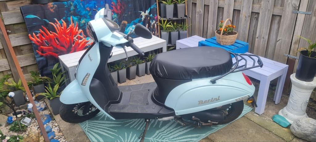 Berini Scooter Blauw Kenteken - 2021 - Z.G.A.N. - 3000km, Fietsen en Brommers, Ophalen, Maximaal 45 km/u, Berini, Zo goed als nieuw