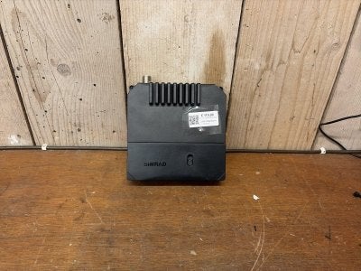 Simrad RS80B Blackbox VHF Marifoon