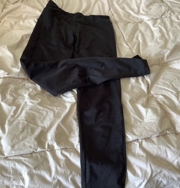 Zwarte turnbroek maat 158 met steentjes, Sport en Fitness, Ophalen of Verzenden, Zo goed als nieuw, Kindermaat 146 t/m 176, Turnbroekje
