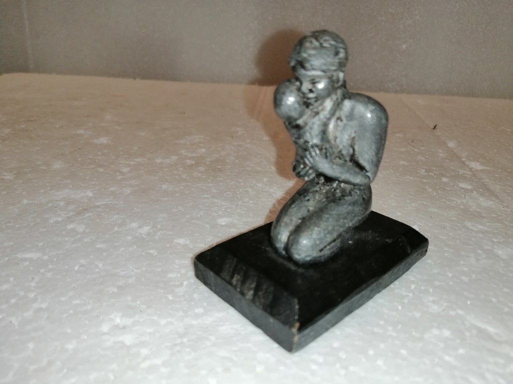 sculptuur van de bekende kunstenares Corry Ammerlaan, Minder dan 20 cm, Ophalen of Verzenden, Handgemaakt, Beeld