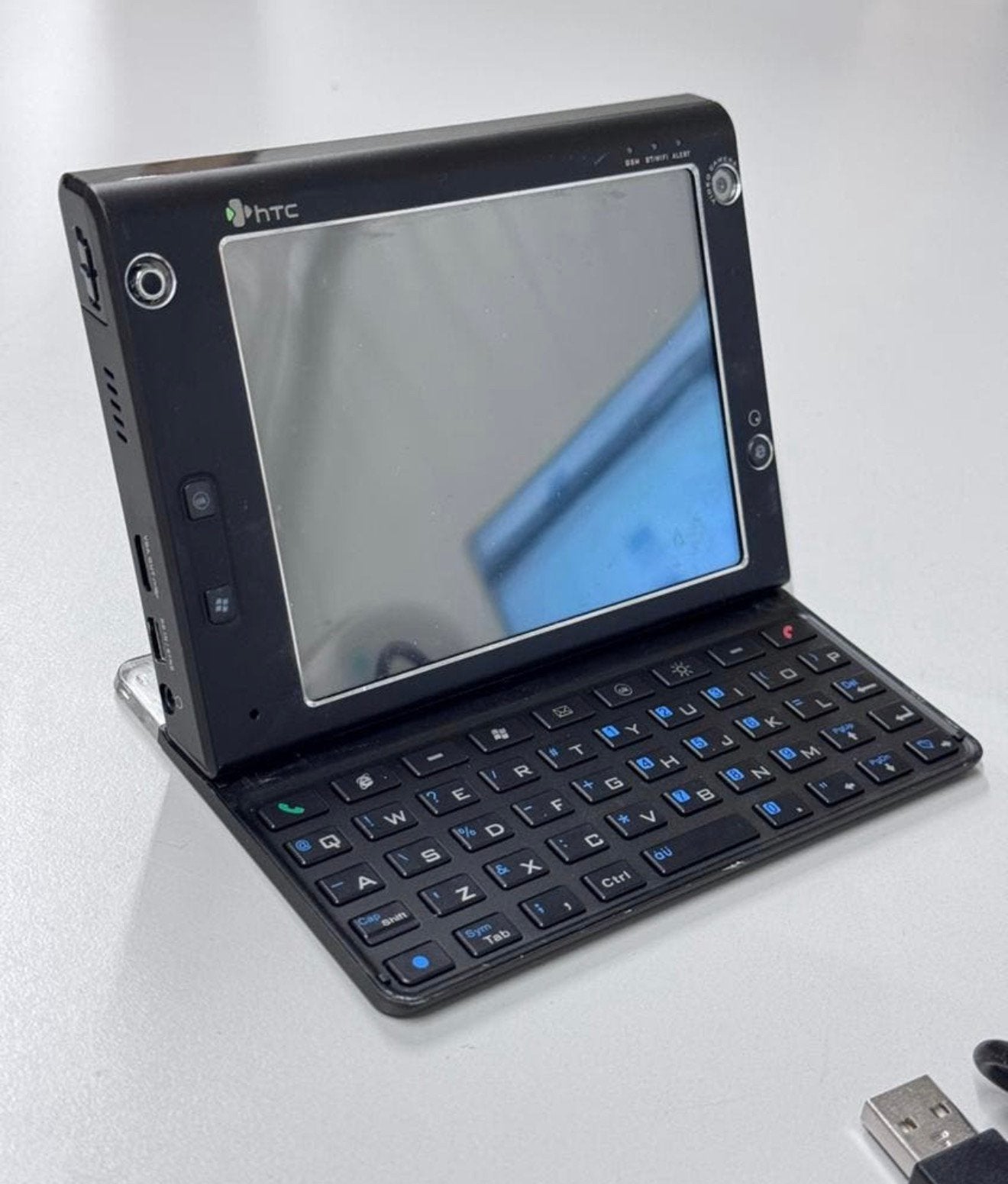 ZELDZAAM - HTC Advantage X7500 - Windows telefoon vintage, HTC, Zwart, Fysiek toetsenbord, Zo goed als nieuw