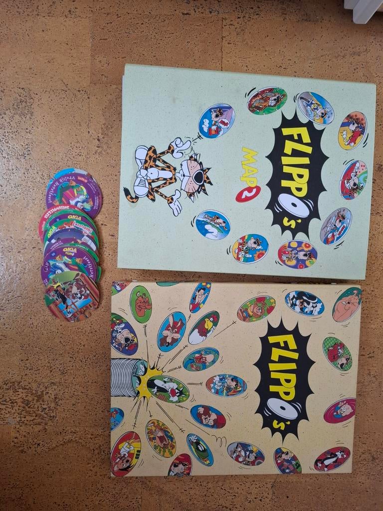 2 mappen compleet met flippo's, Ophalen, Losse flippo's