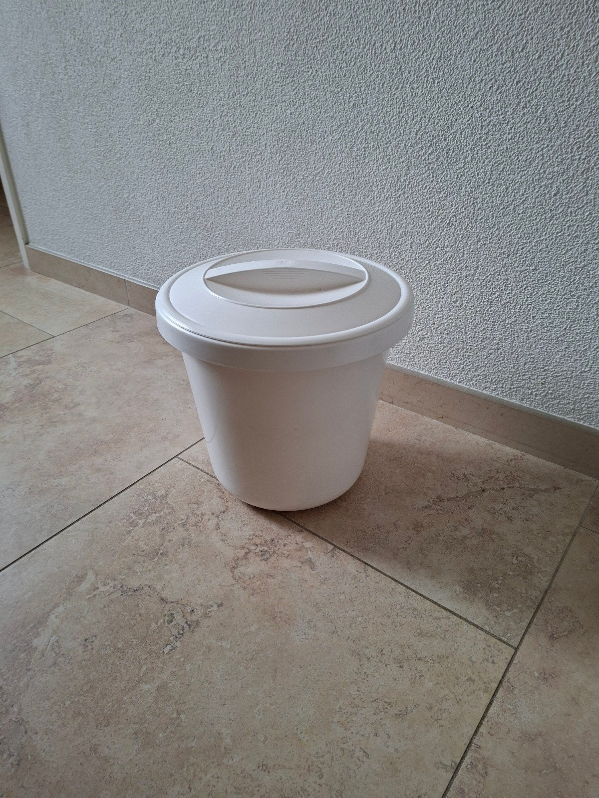 Luieremmer wit + deksel of voor een handwasje., Ophalen, Gebruikt, Luieremmer